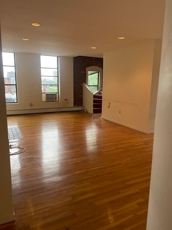 Building Photo - 407 Marlborough St