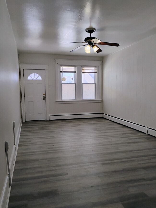 Foto del edificio - 130 Harvey Ave