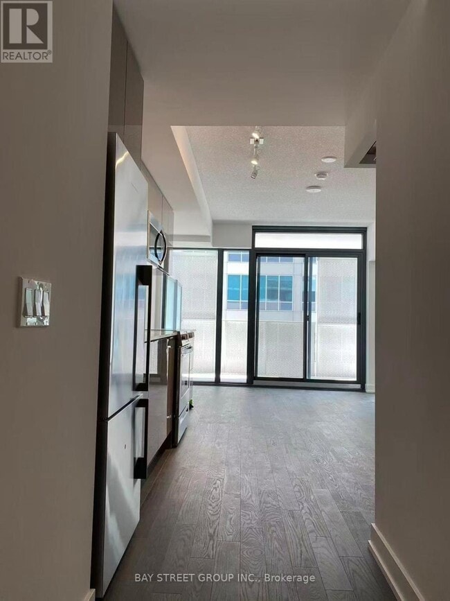 Building Photo - 25 Richmond St E