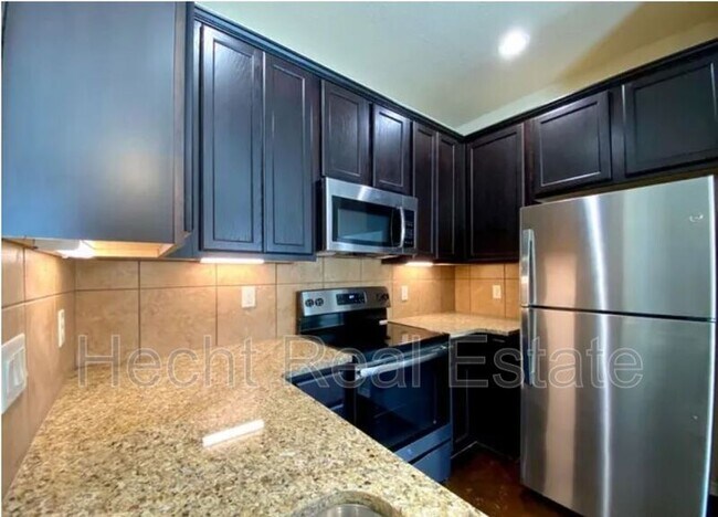 Foto del edificio - 3419 Haylee Grace Pl