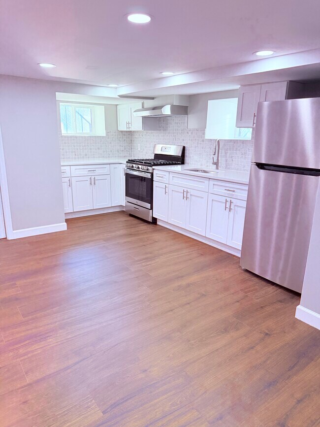 Foto del edificio - 692 Day Ave