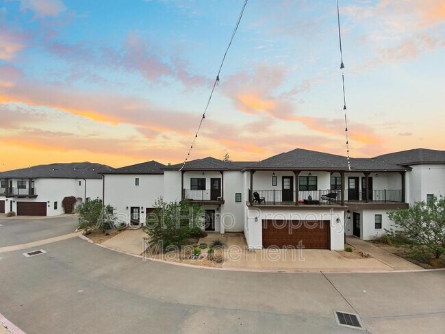 Foto del edificio - 203 Brentwood Dr E