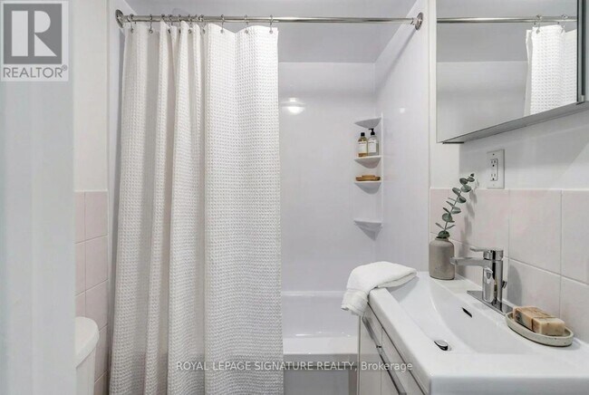 Photo du bâtiment - 641 Ossington Ave