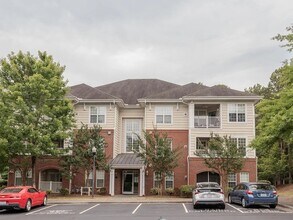 Building Photo - 822 Providence Glen Dr