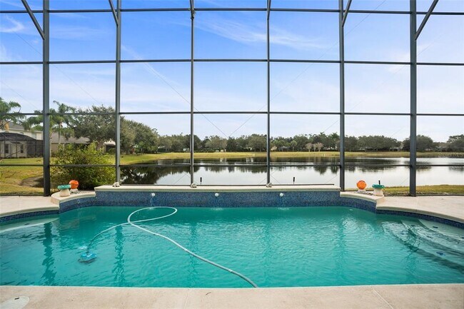 Foto del edificio - 9727 Mountain Lake Dr