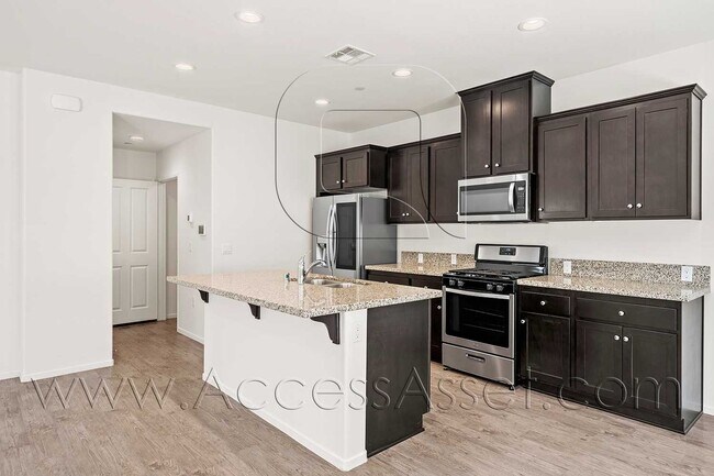 Building Photo - 41278 Winterberry St