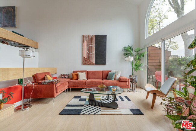 Foto del edificio - 1979 Grace Ave