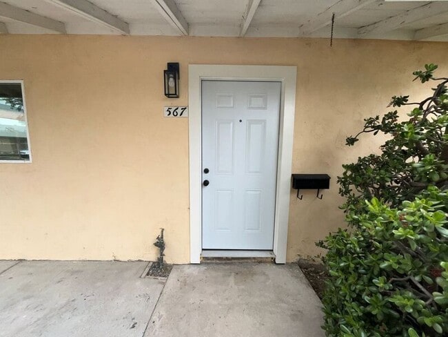 Foto del edificio - 567 Encinitas Ave