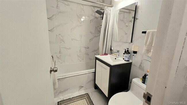 Foto del edificio - 77 W 55th St