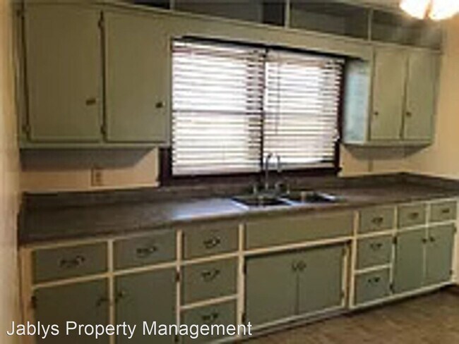 Foto del edificio - 3 br, 1 bath House - 632 W 300 N