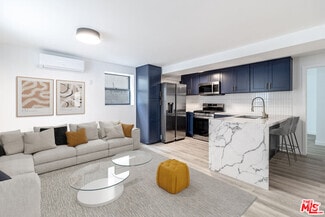 Building Photo - 950 Havenhurst Dr