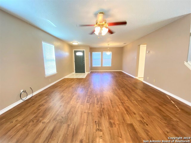 Building Photo - 9822 Kelton Dr
