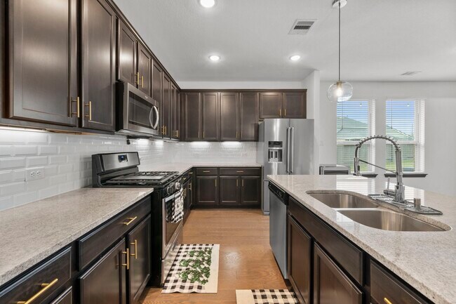 Foto del edificio - 7703 Cowdray Ln