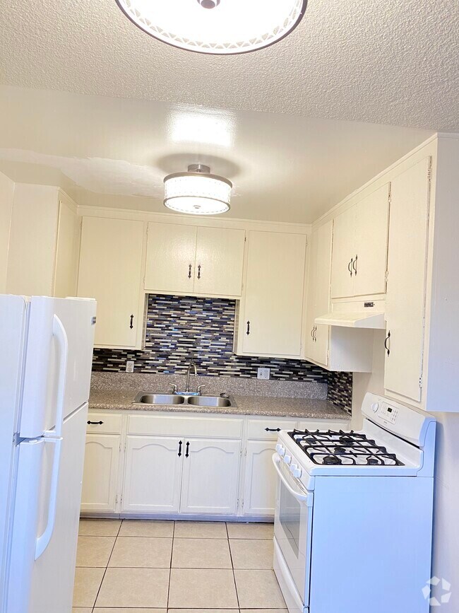 Canndu Avalon Gardens Apartments for Rent Los Angeles, CA