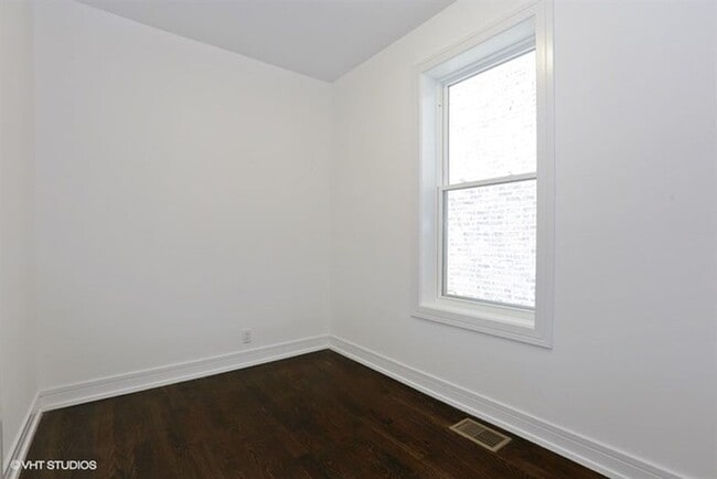 Building Photo - 3033 W Walnut St
