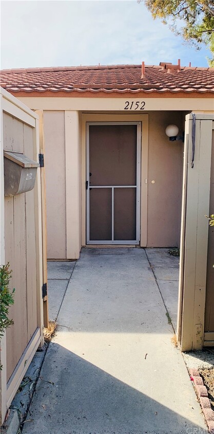 Primary Photo - 2152 Poppy Dr