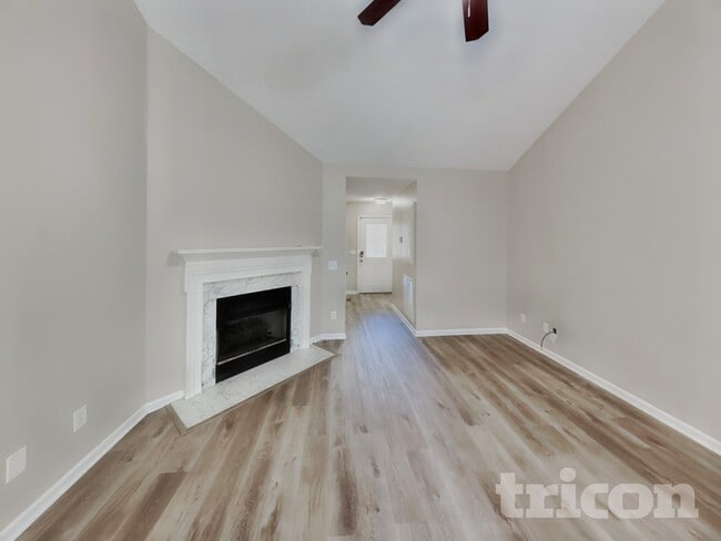 Building Photo - 989 Chesire Way