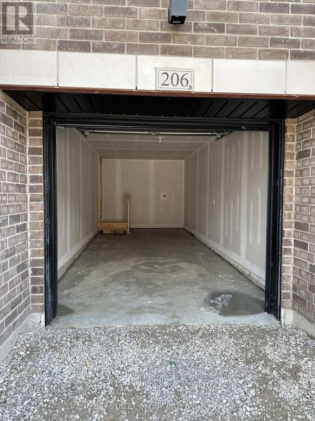 Building Photo - 206 Tennant Cir