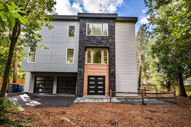 Building Photo - Modern Multi-Level New Construction