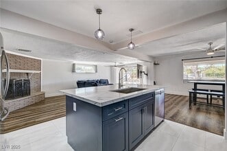 Building Photo - 1201 Douglas Dr