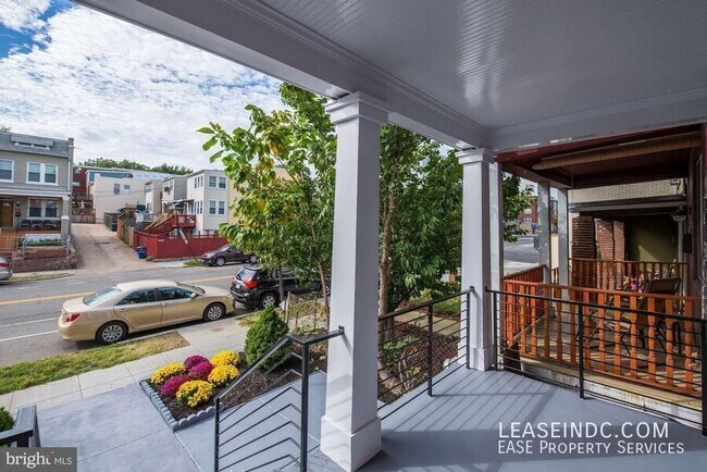Foto del edificio - 2129 4th St NE