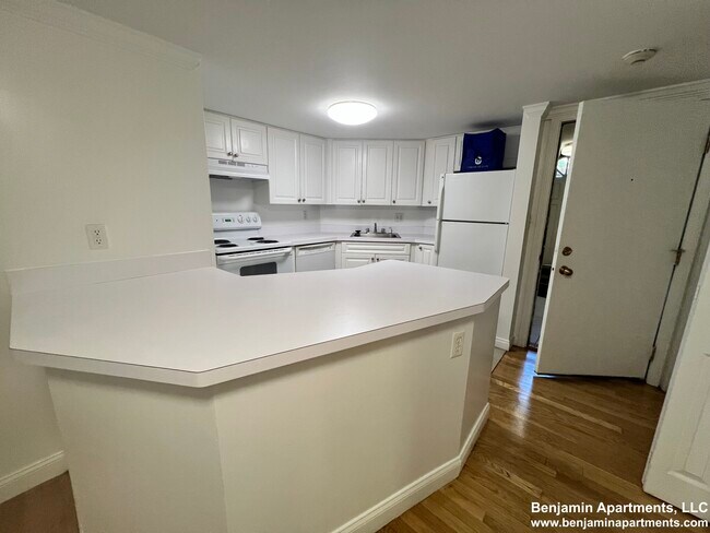 Foto del edificio - 1529 Beacon St