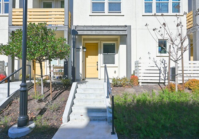 Foto del edificio - Beautiful Modern 3BR Home in the Heart of Milpitas