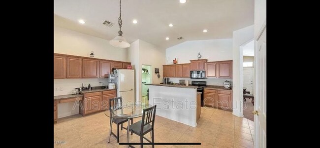 Building Photo - 36556 W Velazquez Dr