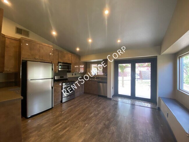 Foto del edificio - 2 Bedroom Single Story Home For Lease in C...
