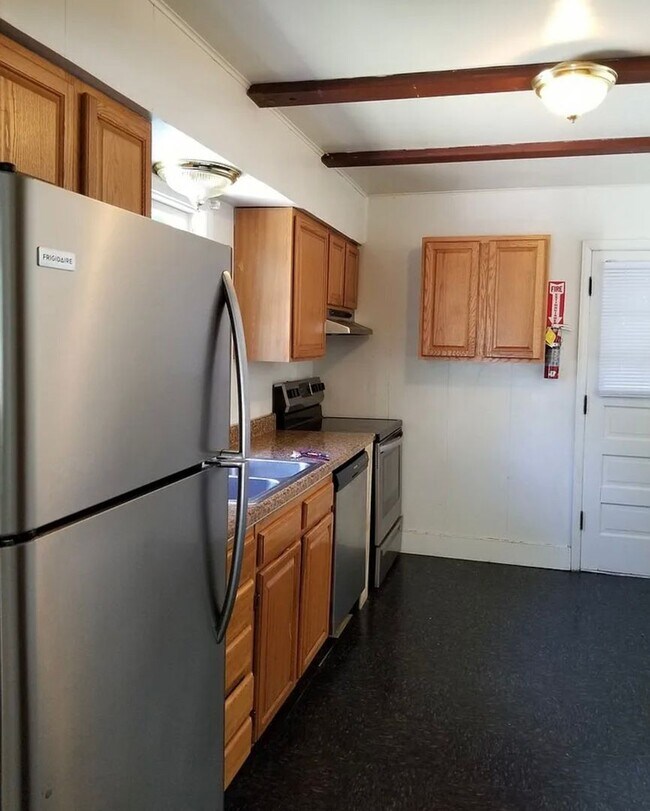 Foto del edificio - 4BR 2BA - Walk to campus!
