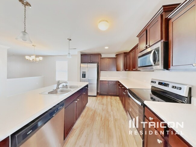 Building Photo - 4910 Red Poll Dr