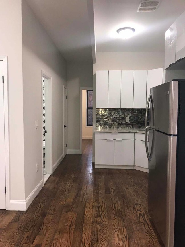 Foto del edificio - 1101 Dumont Ave