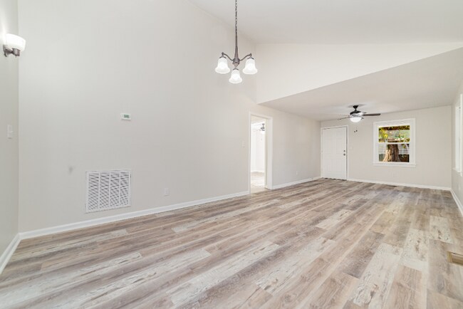 Foto del edificio - 211 Putnam St