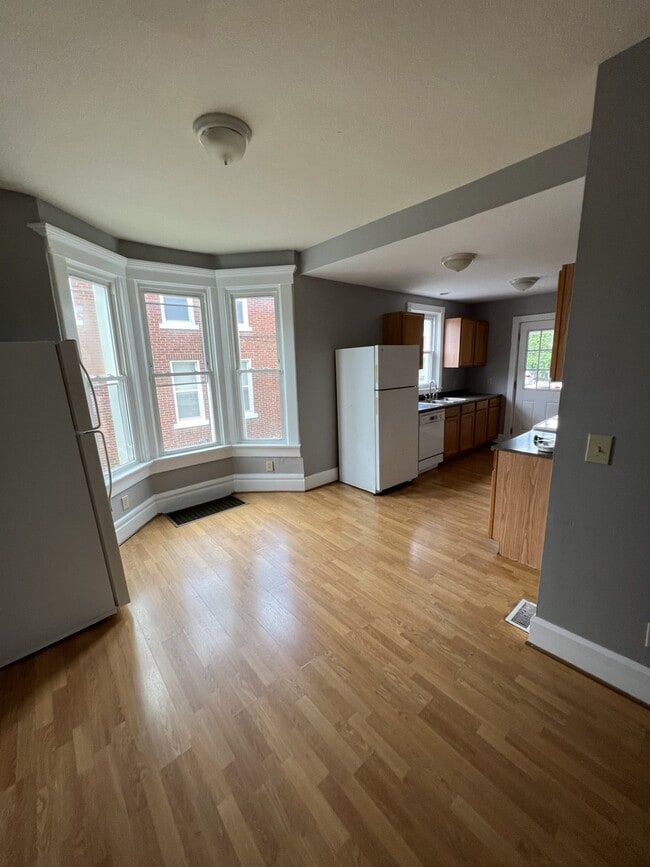 Building Photo - 26 E Patterson Ave