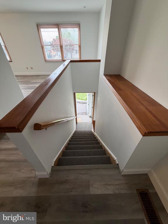 Building Photo - 122 Glen Ave