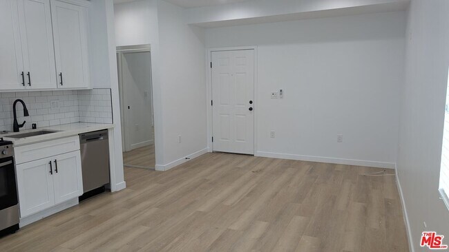 Foto del edificio - 1259 Devon Ave