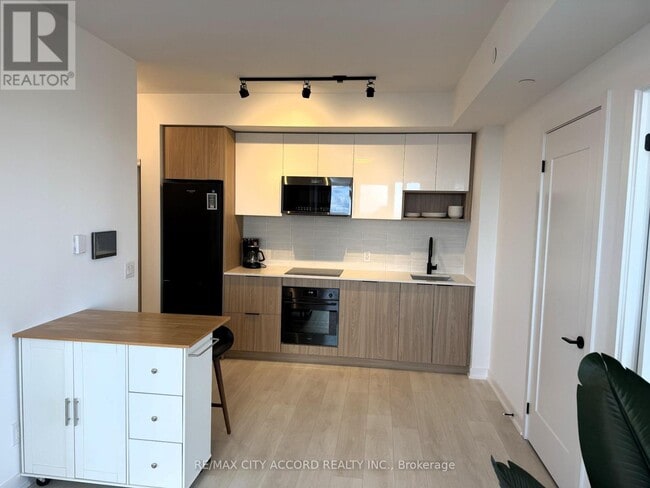 Building Photo - 5 Defries St