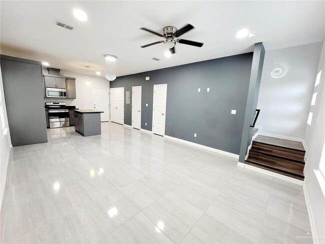 Building Photo - 9 Taxco Ct