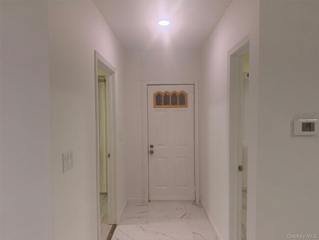 Building Photo - 79 Monhagen Ave