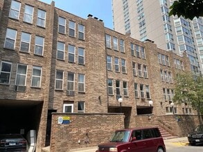 Building Photo - 744 W Gordon Terrace