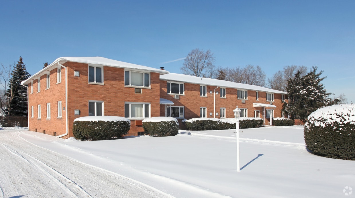 Primary Photo - 420 E Ridge Rd