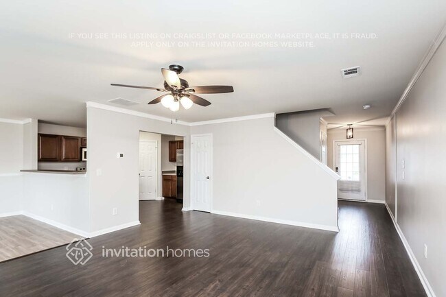 Building Photo - 2820 Englewood Dr