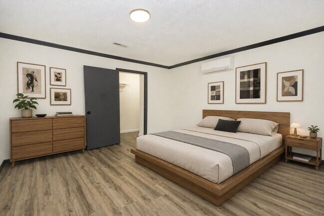 Foto del edificio - 6923 Greenway Dr