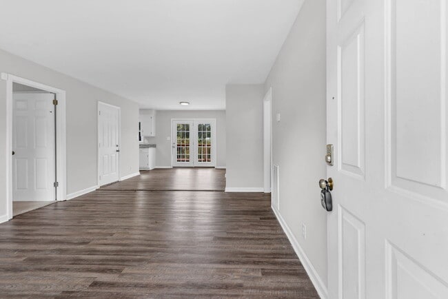 Building Photo - 3 Bedroom and 2 Bathroom with Finished Bas...