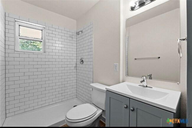 Foto del edificio - 2901 W Avenue B