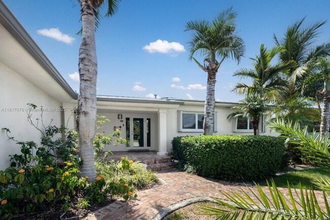 Building Photo - 12985 Ortega Ln
