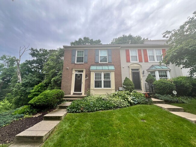 Foto del edificio - Amazing 3 BR/2 Full BA & 2 Half BA EOG Tow...