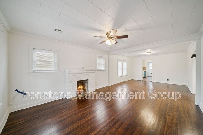 Building Photo - 2119 W 40th St