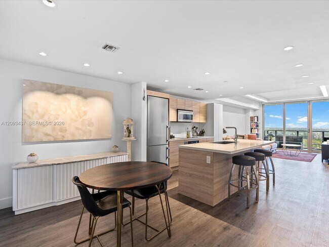 Building Photo - 16385 Biscayne Blvd