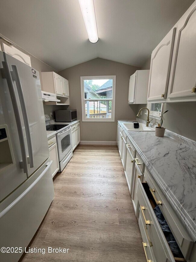 Foto del edificio - 13416 Reamers Rd